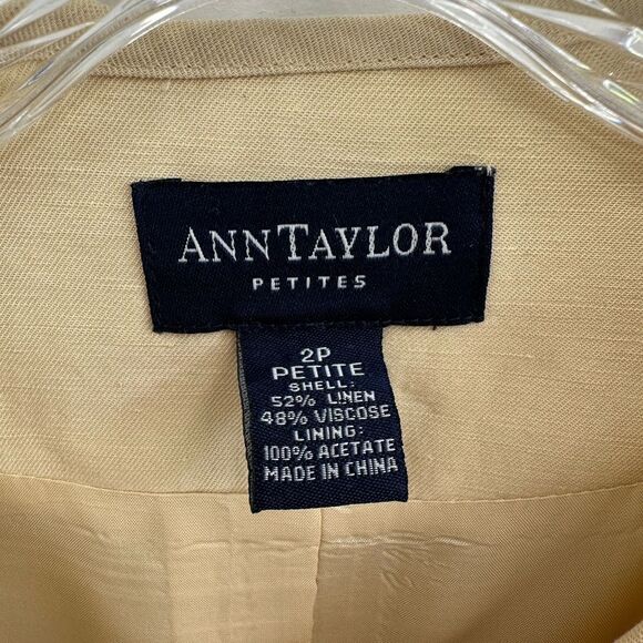 Vintage Ann Taylor Cream Linen Blend Button Front Collarless Blazer Size 2P - Picture 4 of 9